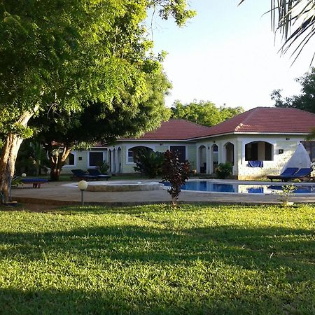 Safina Cottages ディアニ・ビーチ エクステリア 写真